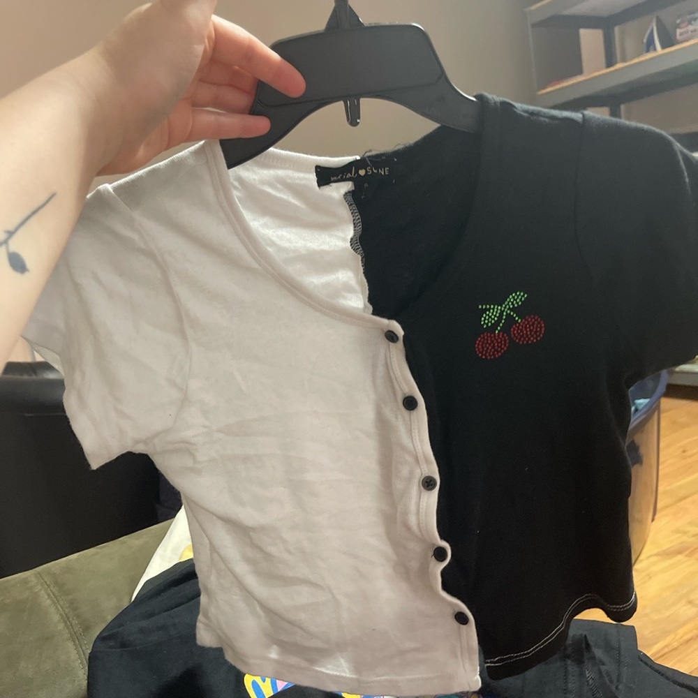 cropped shirt